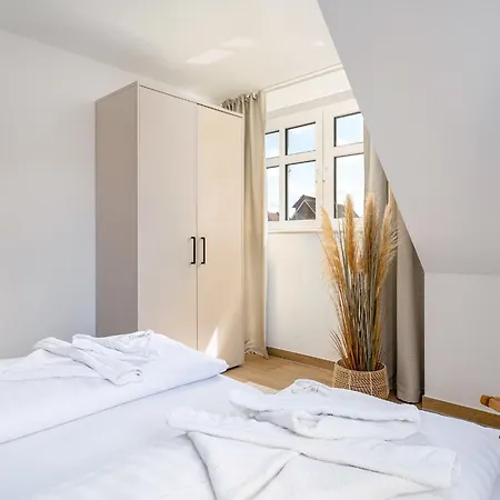 Hafenkiste 3, Neu In Zentraler Lage Mit Garten, 2 Baeder