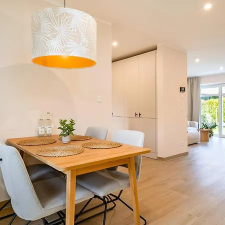 Hafenkiste 3, Neu In Zentraler Lage Mit Garten, 2 Bäder Ferienhaus Greetsiel