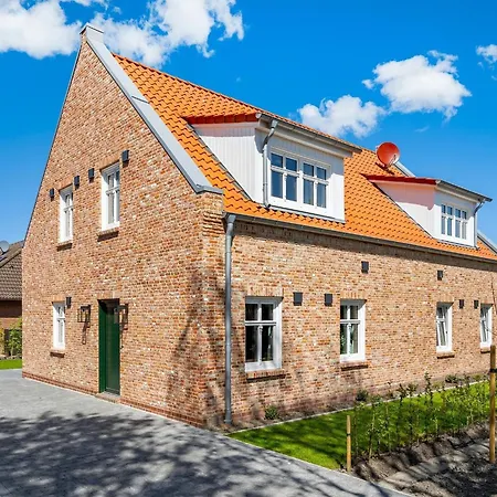 Hafenkiste 3, Neu In Zentraler Lage Mit Garten, 2 Bäder